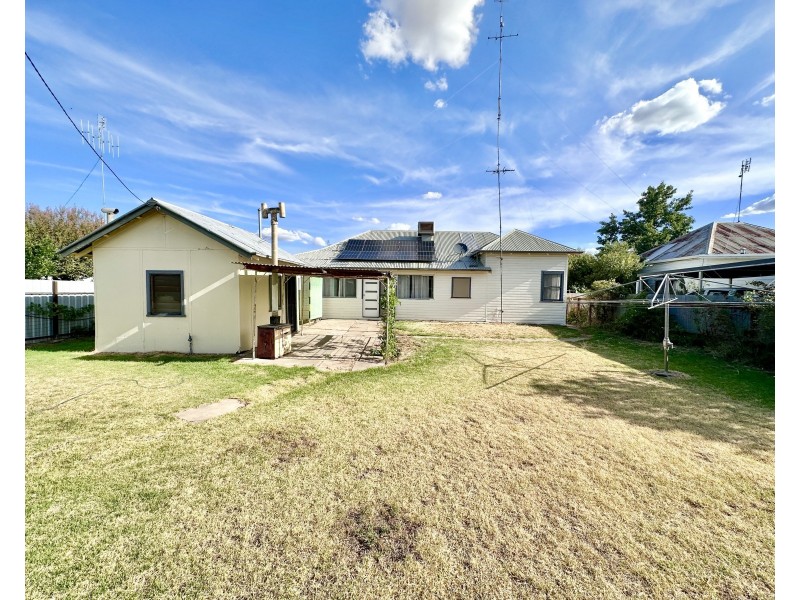 27 Coreen Street, Jerilderie NSW 2716