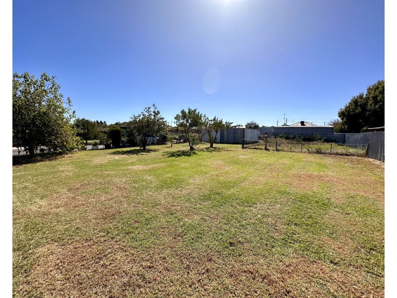 9 Coonong Street, Jerilderie NSW 2716