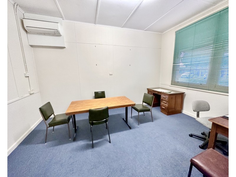 92 Lachlan Street, Hay NSW 2711