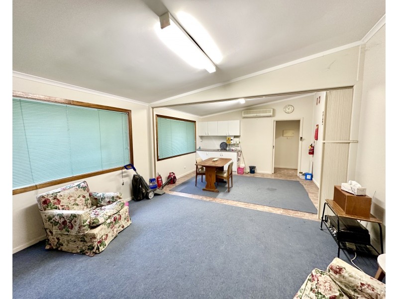 92 Lachlan Street, Hay NSW 2711