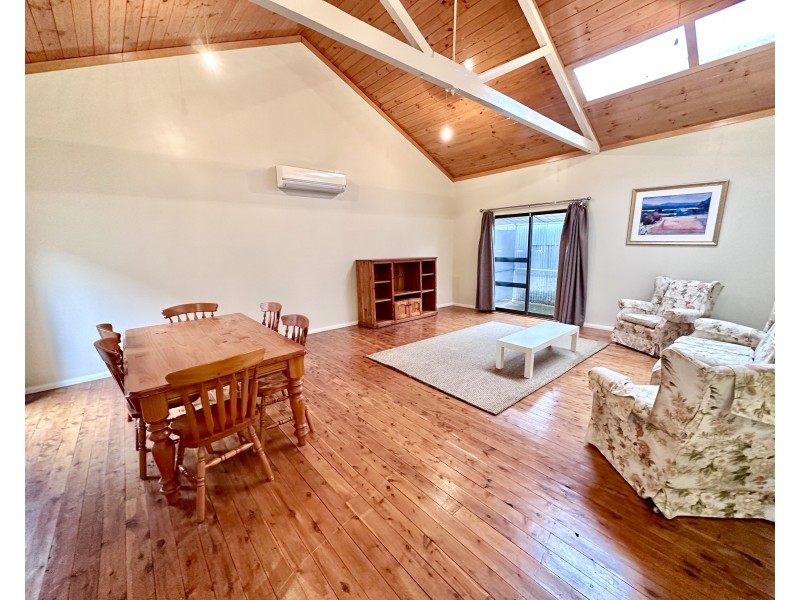 92 Lachlan Street, Hay NSW 2711