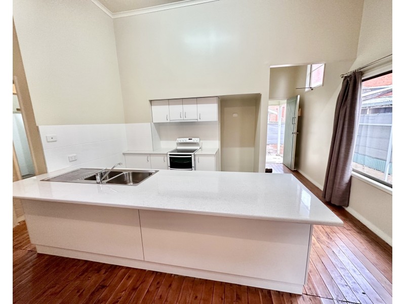 92 Lachlan Street, Hay NSW 2711