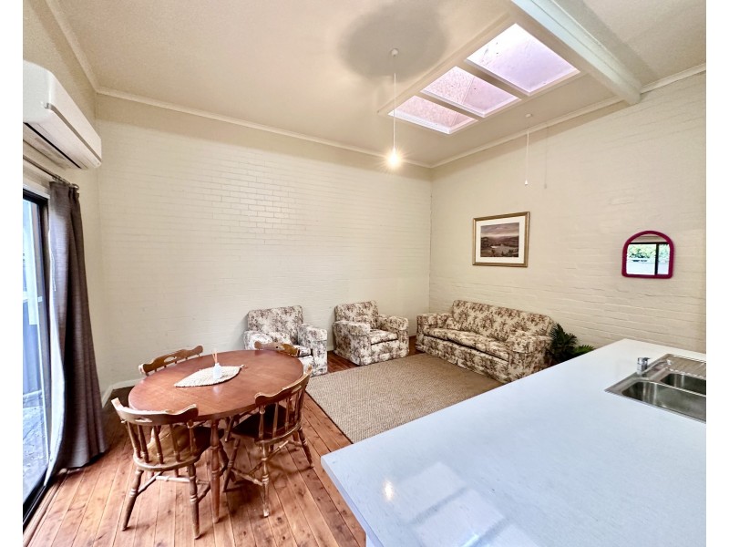 92 Lachlan Street, Hay NSW 2711
