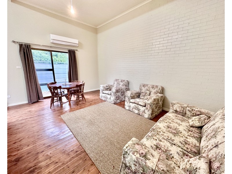 92 Lachlan Street, Hay NSW 2711