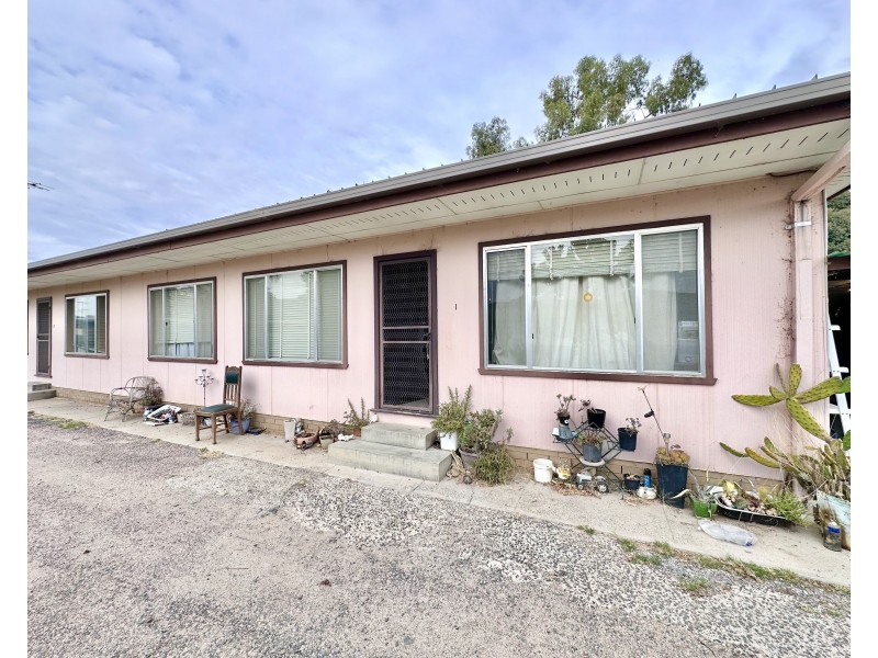 227 Edward Street, Hay NSW 2711