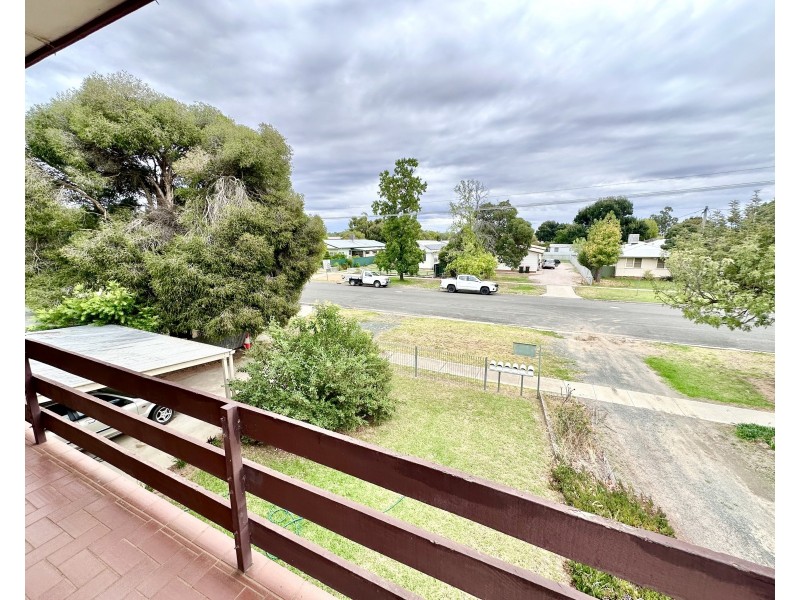 227 Edward Street, Hay NSW 2711