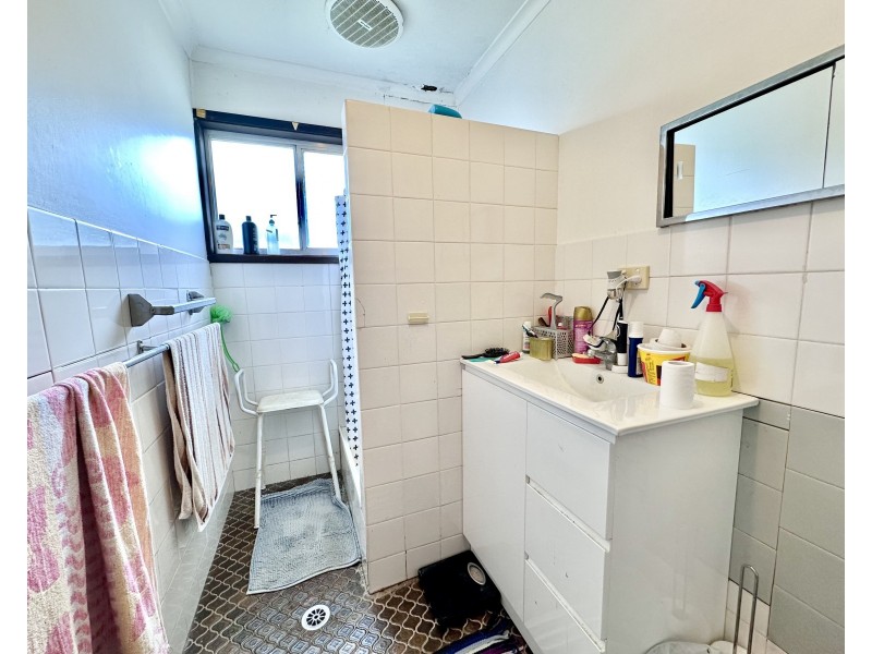 227 Edward Street, Hay NSW 2711