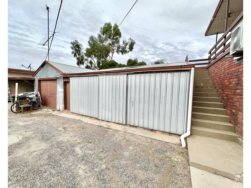 227 Edward Street, Hay NSW 2711