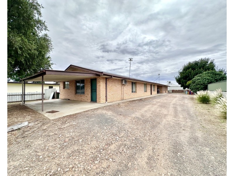 225 Maiden Lane, Hay NSW 2711