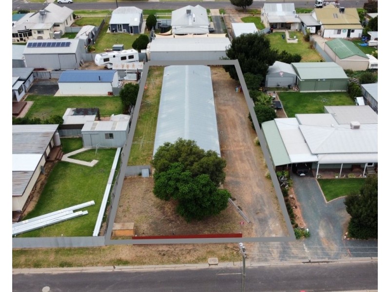 225 Maiden Lane, Hay NSW 2711