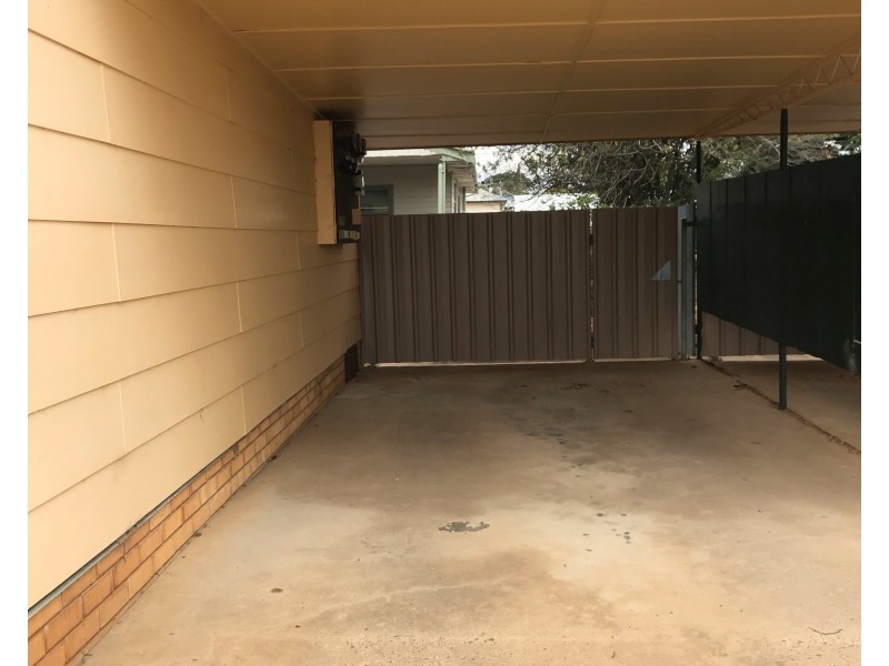 1/385 Balaclava Street, Hay NSW 2711