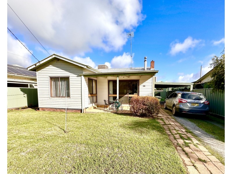 288 Sloane Street, Deniliquin NSW 2710