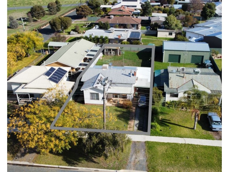 288 Sloane Street, Deniliquin NSW 2710