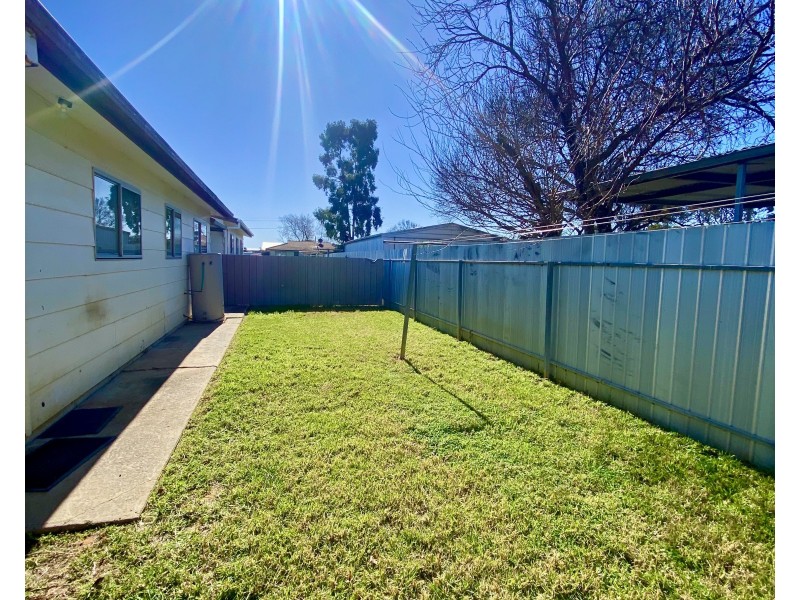 2/525 CLAY STREET, Hay NSW 2711