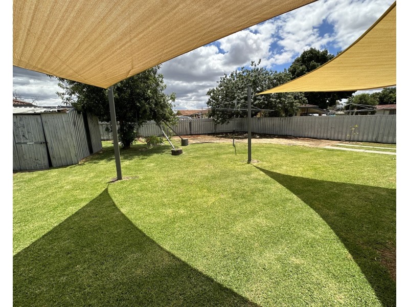 97 Decimus St, Deniliquin NSW 2710