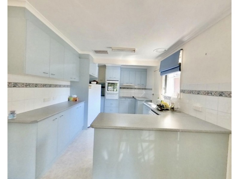 8 McCann Crescent, Kerang VIC 3579