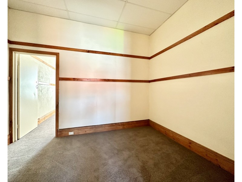 42 Napier Street, Deniliquin NSW 2710