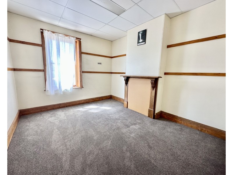 42 Napier Street, Deniliquin NSW 2710