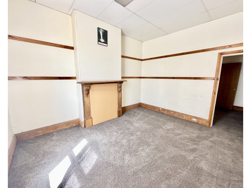 42 Napier Street, Deniliquin NSW 2710