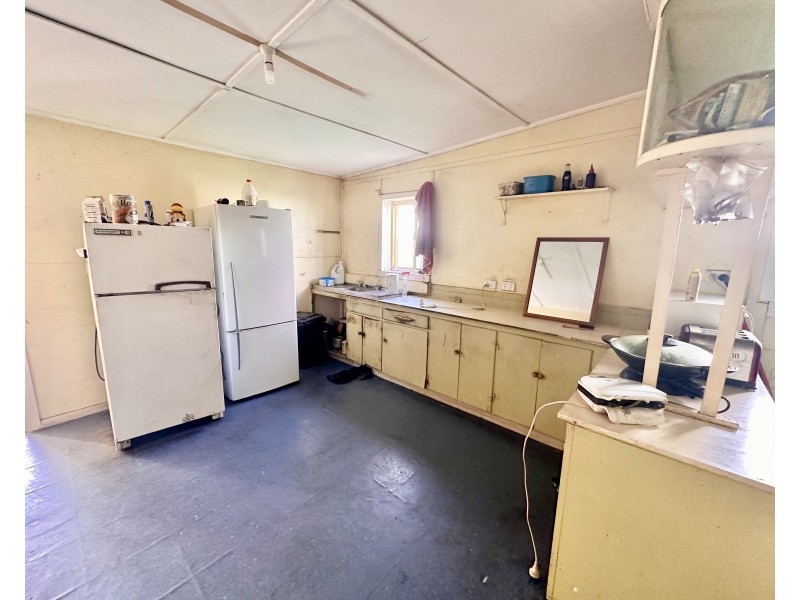431 CHURCH STREET, Hay NSW 2711