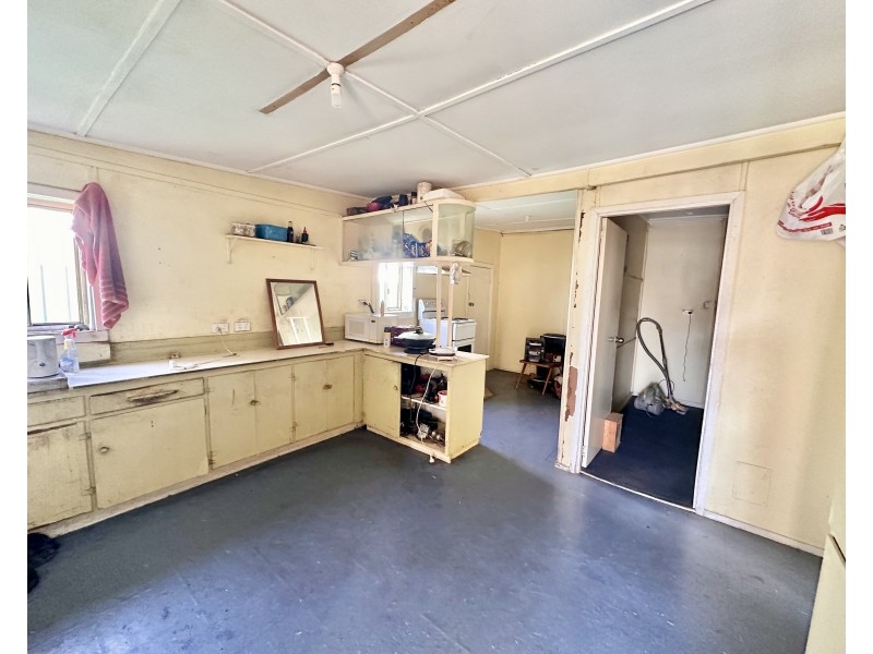 431 CHURCH STREET, Hay NSW 2711