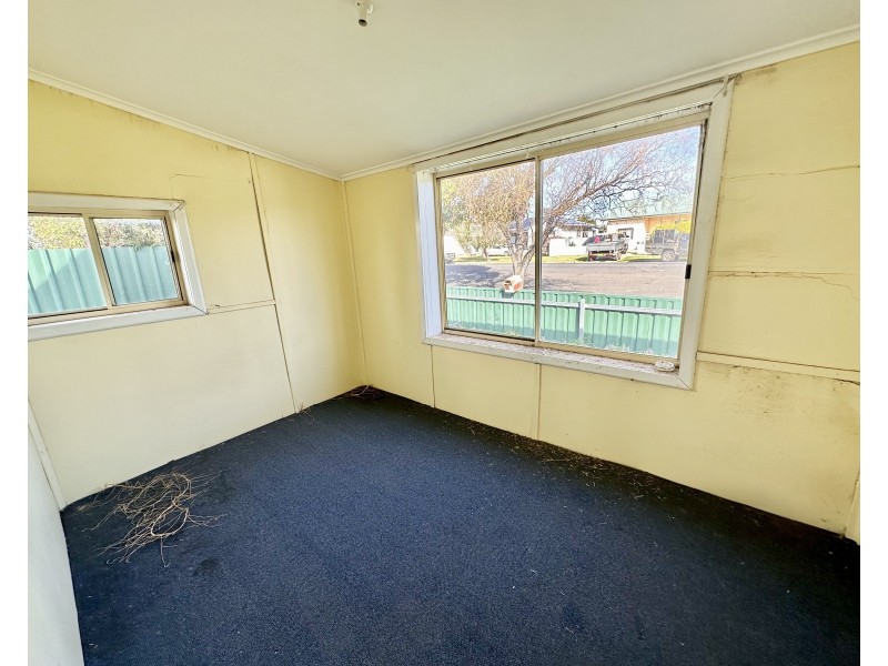 431 CHURCH STREET, Hay NSW 2711