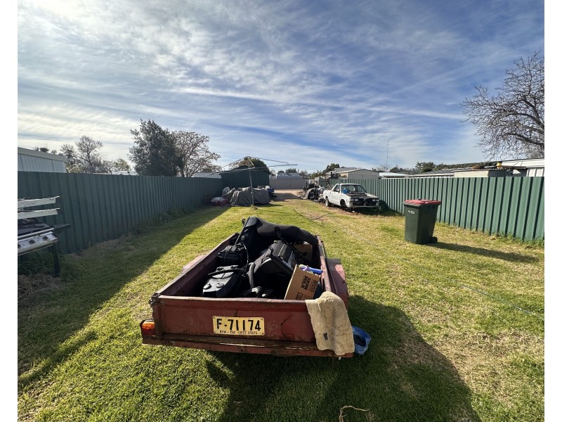 431 CHURCH STREET, Hay NSW 2711