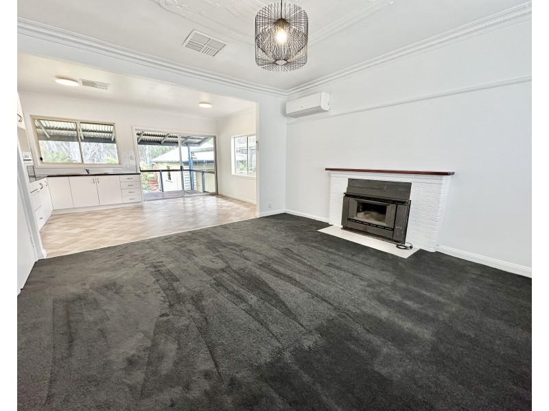 324 JONES AVENUE, Deniliquin NSW 2710