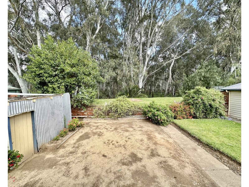324 JONES AVENUE, Deniliquin NSW 2710