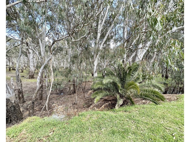 324 JONES AVENUE, Deniliquin NSW 2710