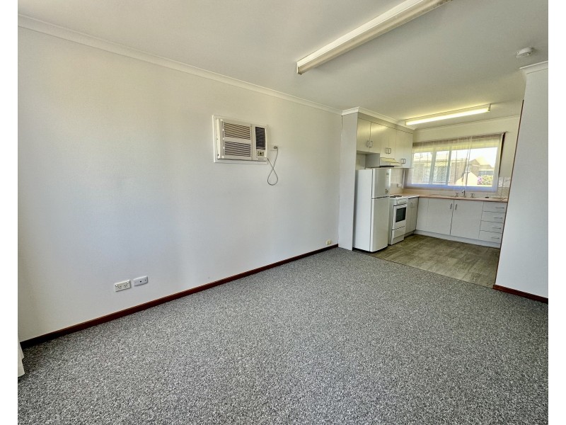 1/25-27 SOUTHEY STREET, Jerilderie NSW 2716