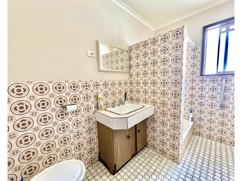 1&2/464a Waradgery Place, Hay NSW 2711