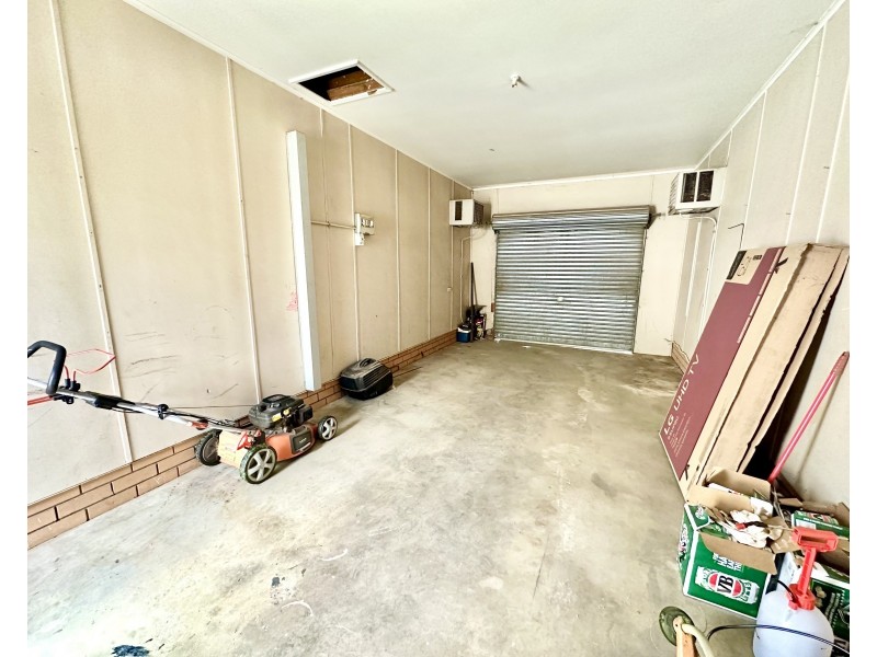 1&2/464a Waradgery Place, Hay NSW 2711