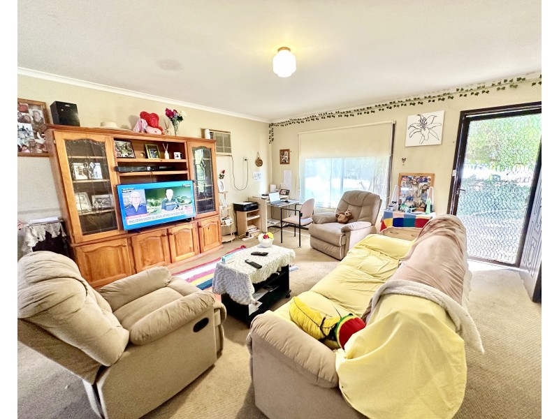 1&2/464a Waradgery Place, Hay NSW 2711