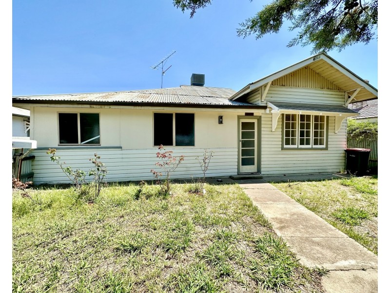 222 Lachlan Street, Hay NSW 2711