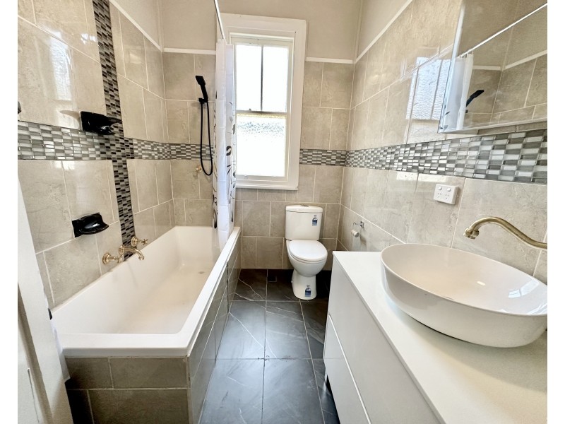 222 Lachlan Street, Hay NSW 2711