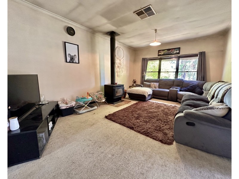 255 VICTORIA STREET, Deniliquin NSW 2710