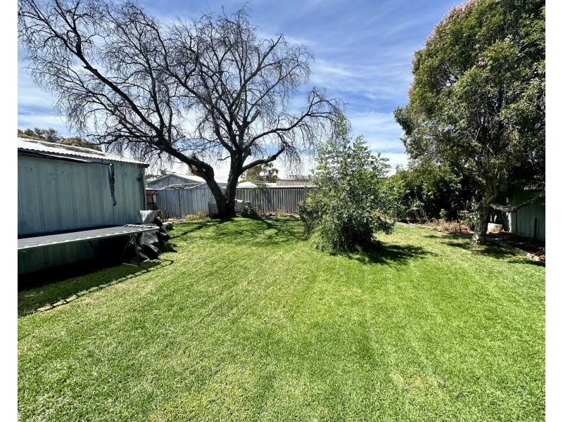 255 VICTORIA STREET, Deniliquin NSW 2710