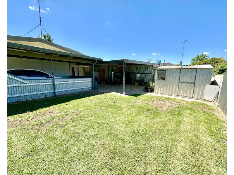 425 Whitelock Street, Deniliquin NSW 2710
