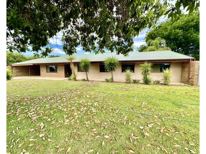 255 COKE STREET, Hay NSW 2711