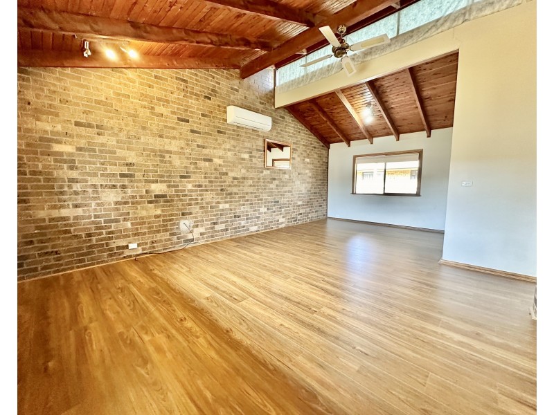 255 COKE STREET, Hay NSW 2711