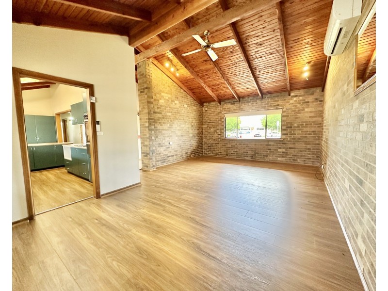 255 COKE STREET, Hay NSW 2711