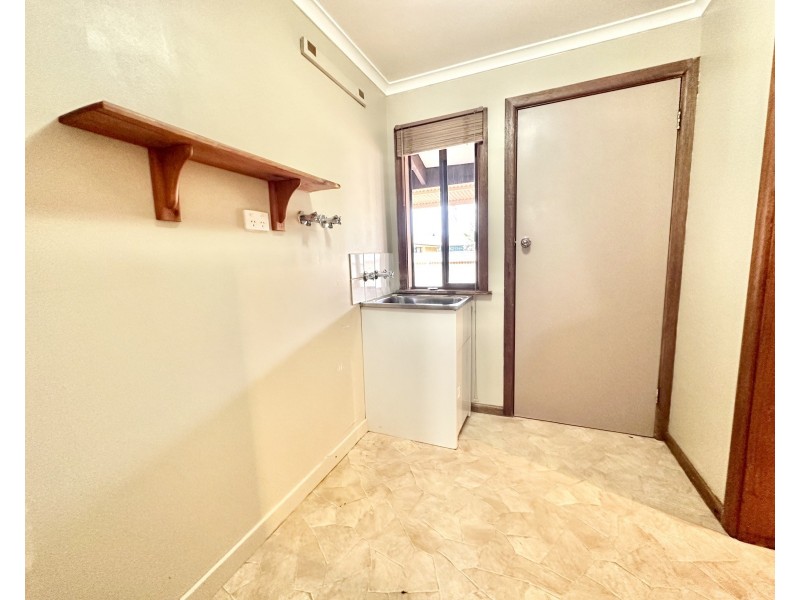 255 COKE STREET, Hay NSW 2711