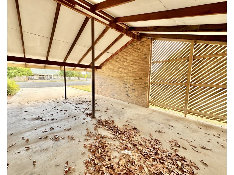 255 COKE STREET, Hay NSW 2711