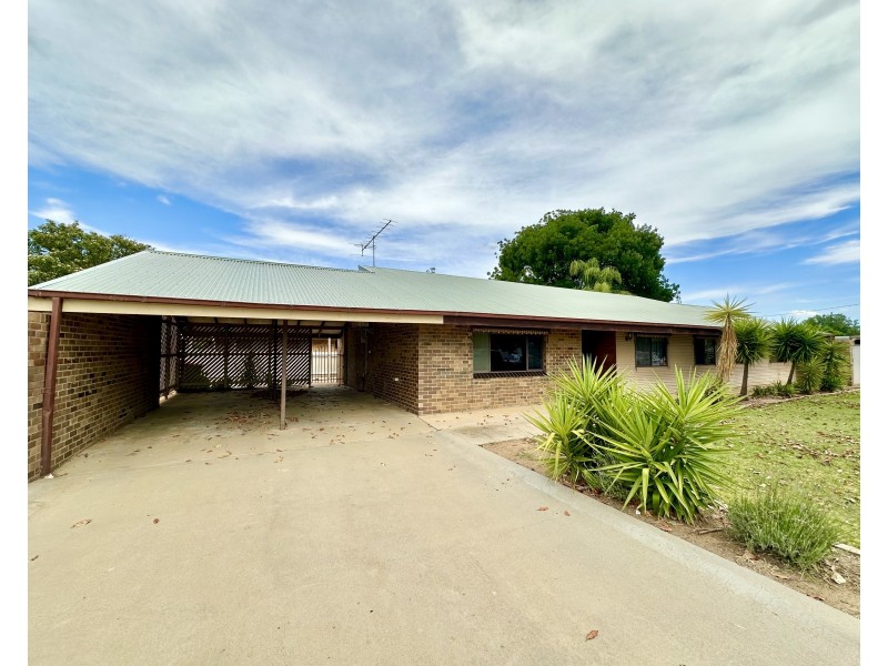 255 COKE STREET, Hay NSW 2711