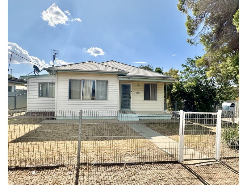 226 Lindsay Street, Hay NSW 2711