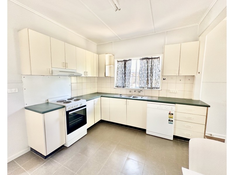 226 Lindsay Street, Hay NSW 2711