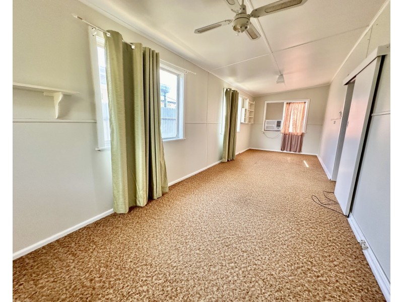 226 Lindsay Street, Hay NSW 2711
