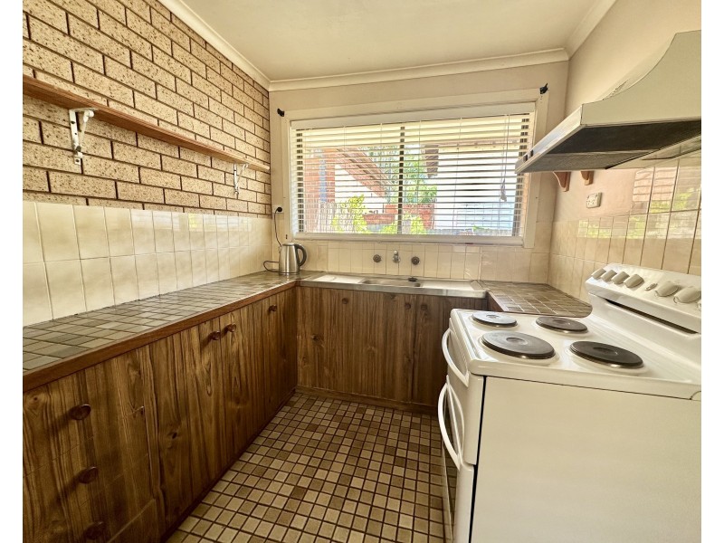 2  82 Edwardes St, Deniliquin NSW 2710
