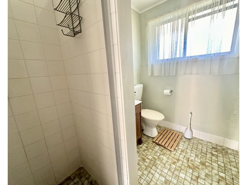 2  82 Edwardes St, Deniliquin NSW 2710